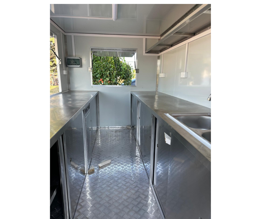 CAEL’s 7′ Square Top Mobile Food Cart – B&W