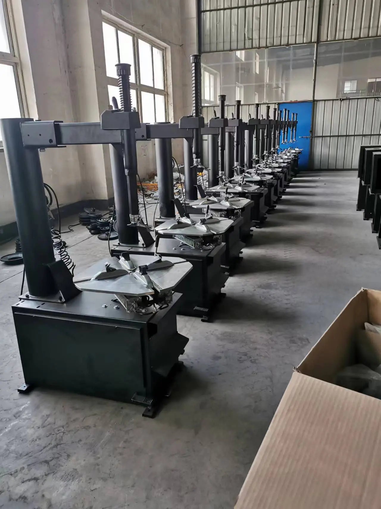 Tire Changing Machine (TC100)