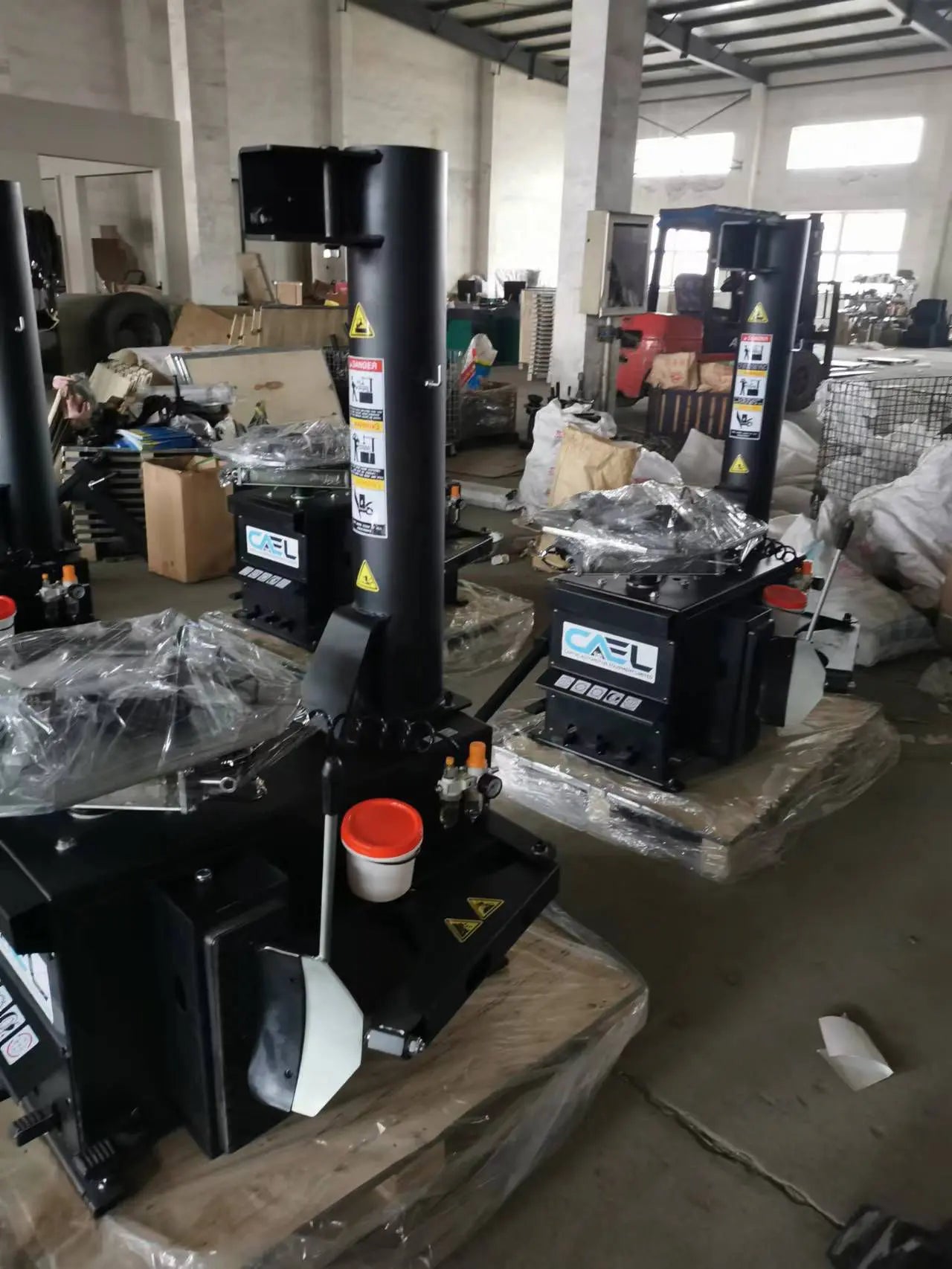 Tire Changing Machine (TC100)