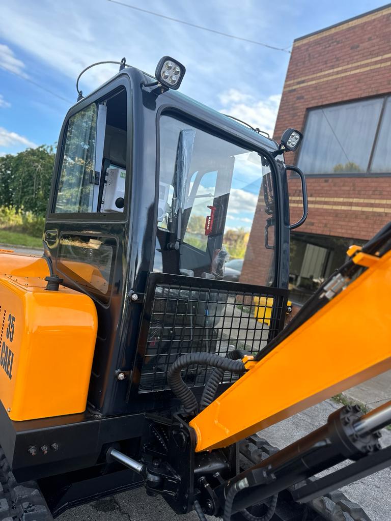 Mini Excavator 3.5T Swing Boom, Hydraulic Thumb, and AC/Heat Included (EX35KB-B)