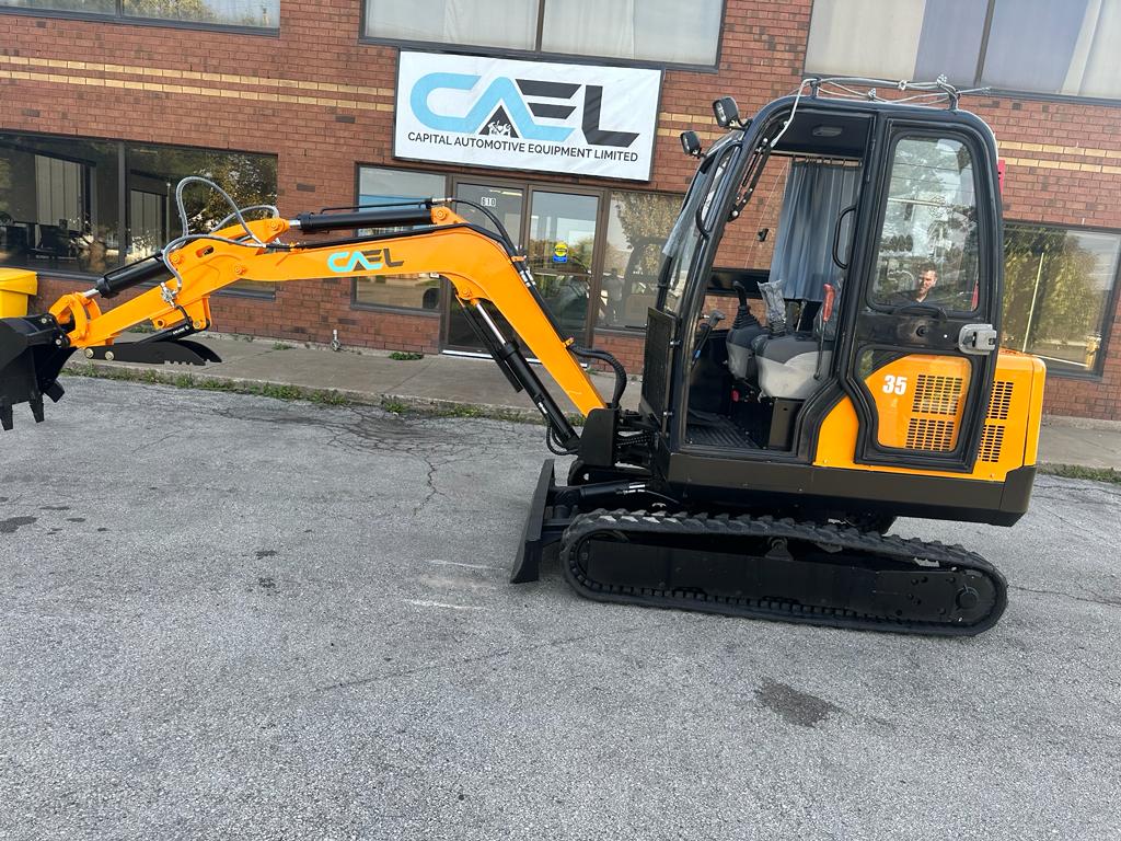 Mini Excavator 3.5T Swing Boom, Hydraulic Thumb, and AC/Heat Included (EX35KB-B)