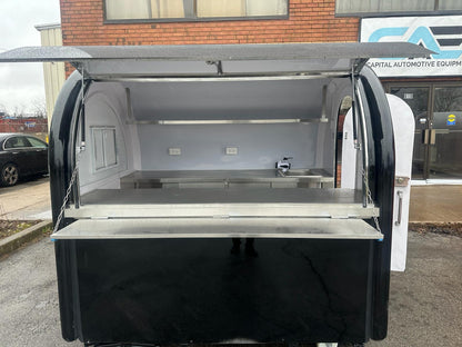CAEL’s 7′ Round Top Mobile Food Cart