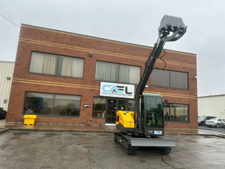 Mini Excavator 4 ton with Yanmar engine with cab