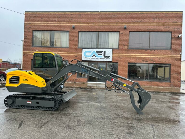 Mini Excavator 4 ton with Yanmar engine with cab