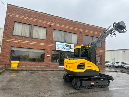 Mini Excavator 4 ton with Yanmar engine with cab