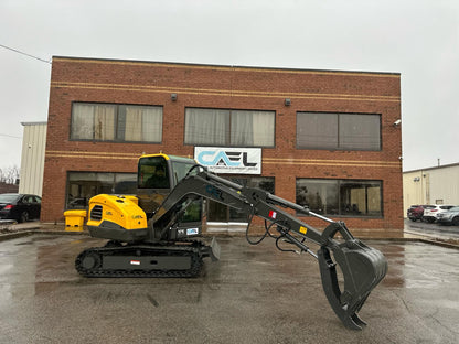 Mini Excavator 4 ton with Yanmar engine with cab