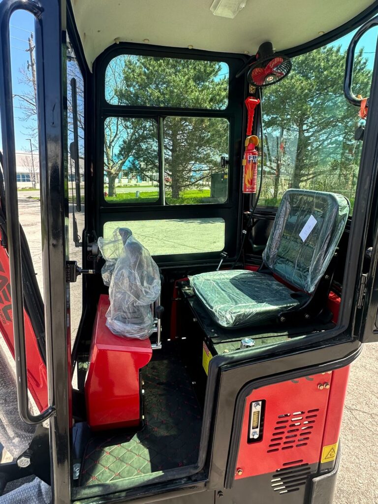 Mini Excavator 1T with Briggs & Stratton Cab (EX1BS-C)