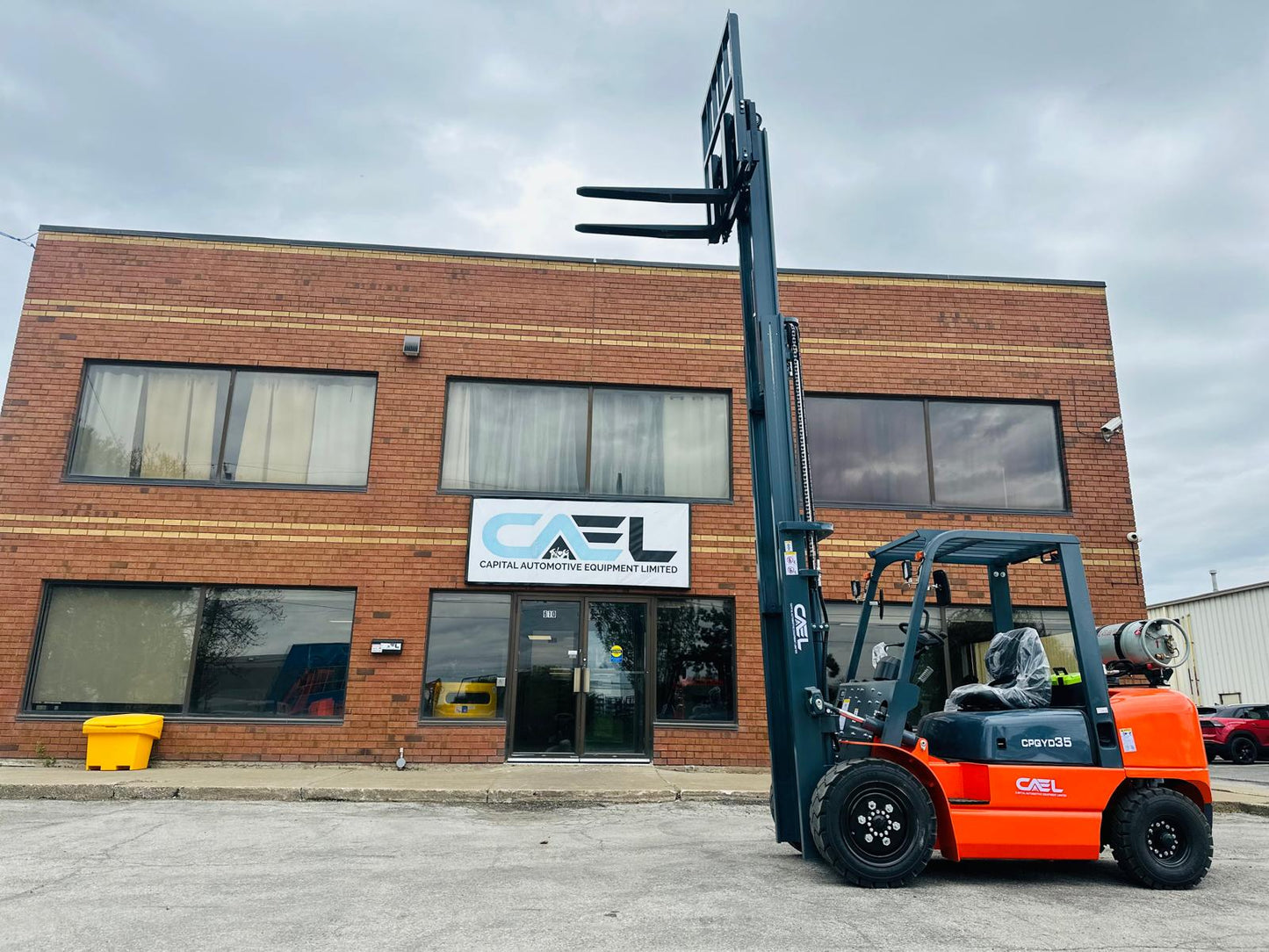 CAEL Forklift LPG 2 Ton with 3 stage side shift