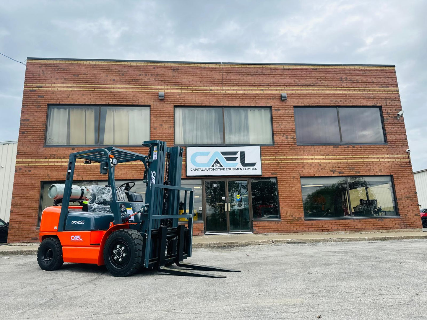 CAEL Forklift LPG 2 Ton with 3 stage side shift