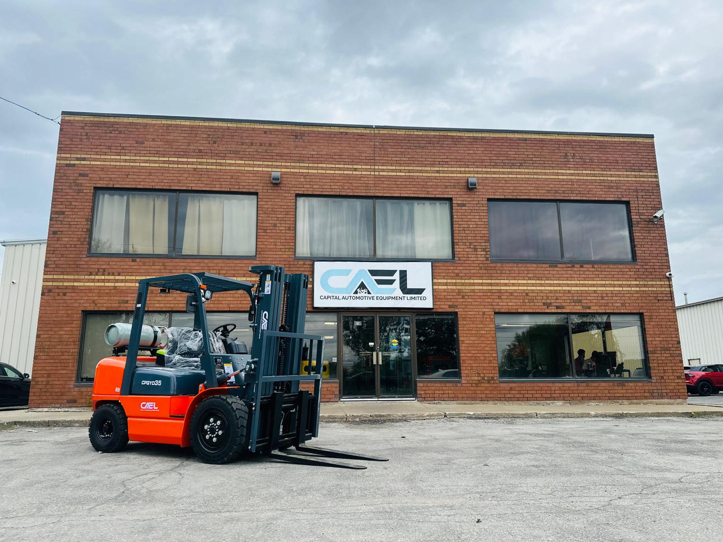 CAEL Forklift LPG 2 Ton with 3 stage side shift
