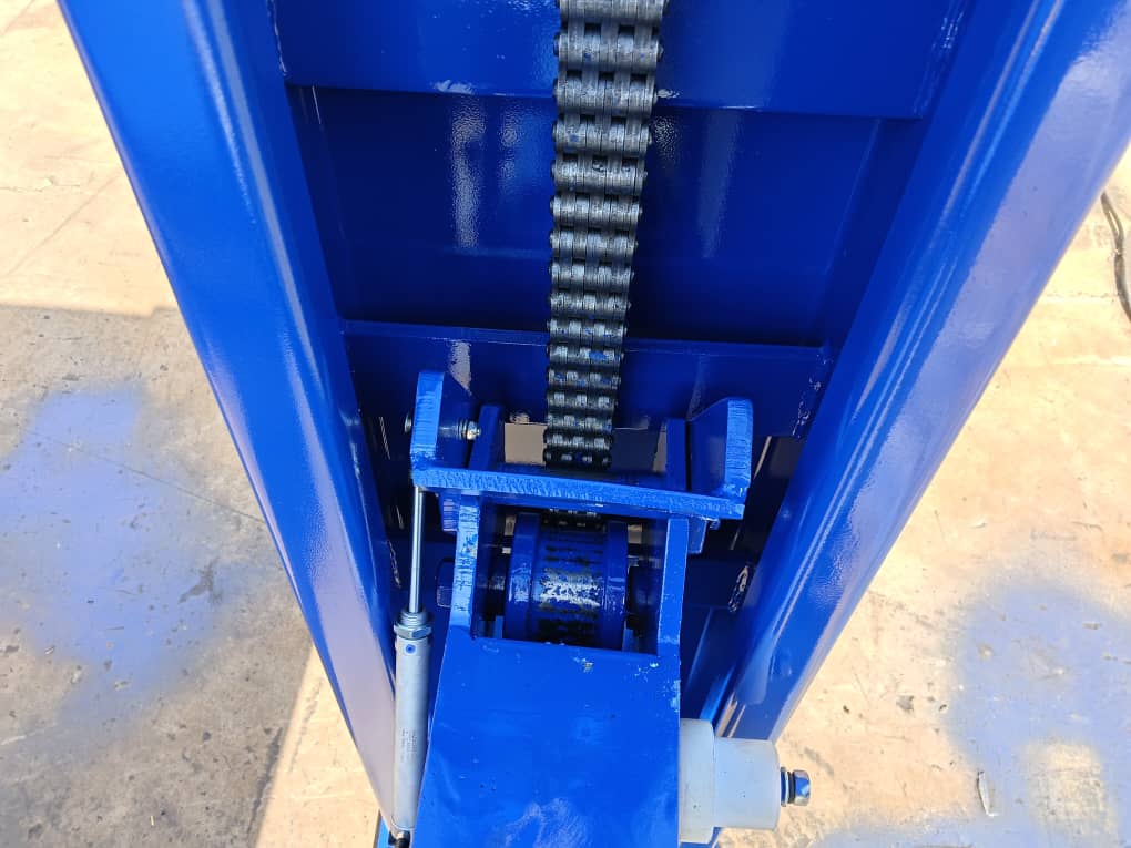 CAEL Four-Post Heavy Lift (16T)